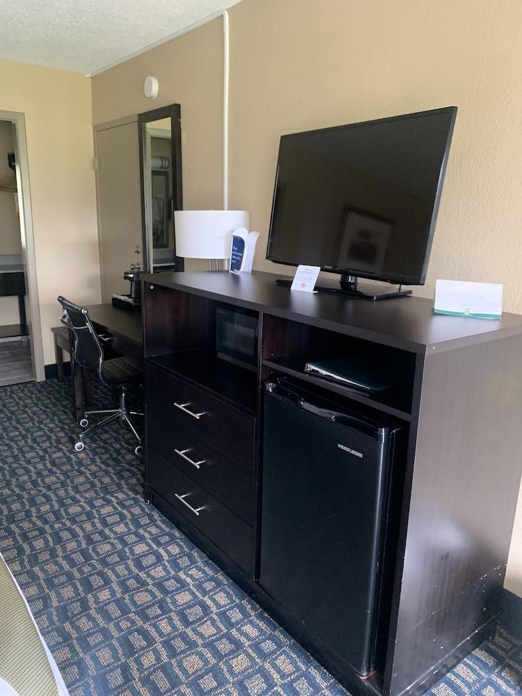 Hotel Quality & Brooksville I-75-dade