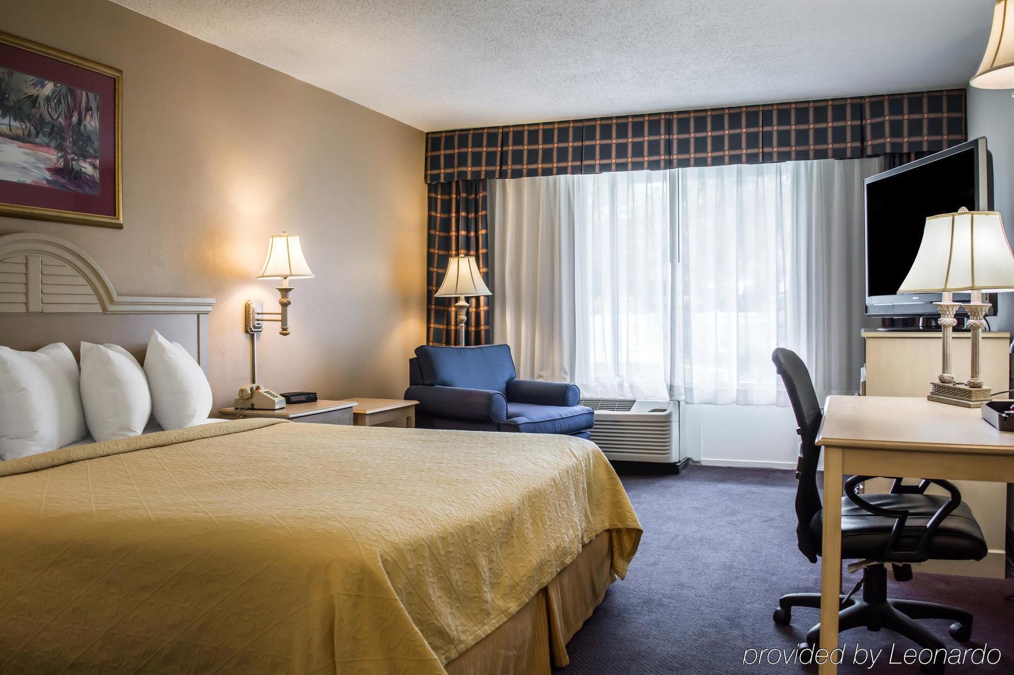 Quality & Brooksville I-75-dade Ridge Manor